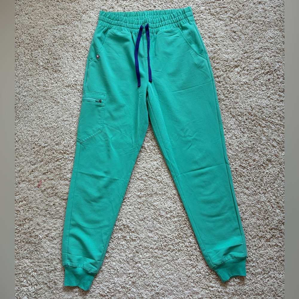Figs Women’s High Waisted Jogger Scrub Pants. Size Small.